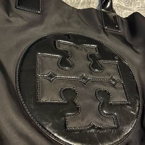 Tory Burch Ella Nylon Large Tote - Black (TB50009811-009)